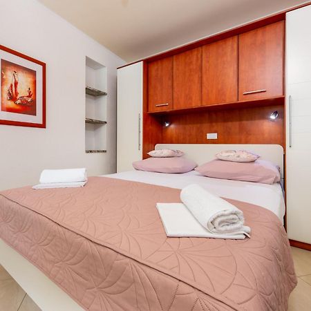Apartmani Rita Baska Voda Bagian luar foto