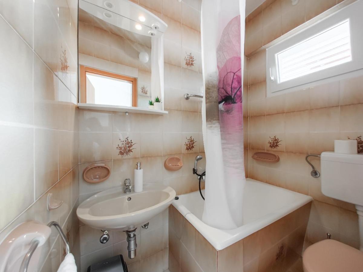 Apartmani Rita Baska Voda Bagian luar foto