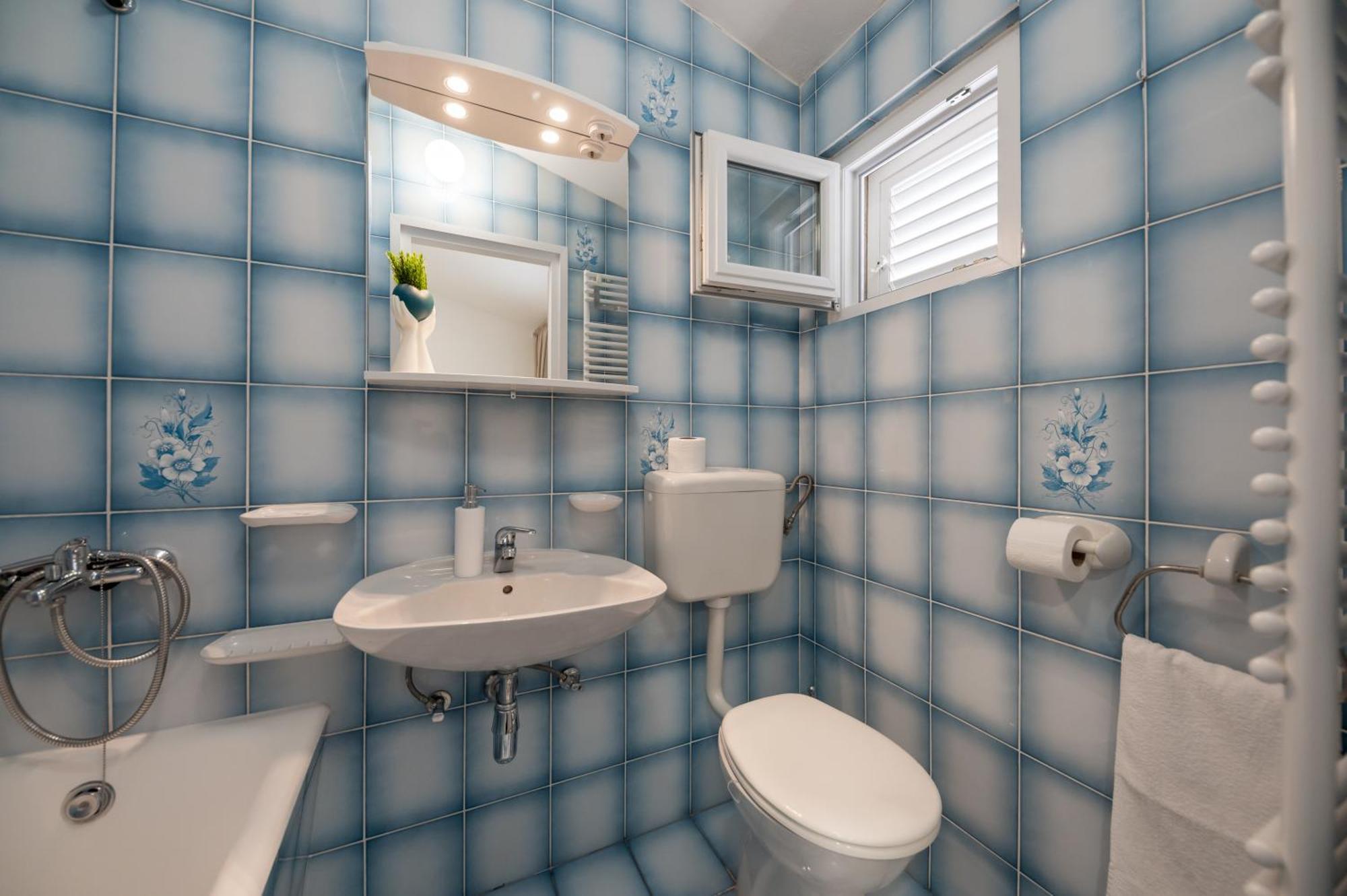 Apartmani Rita Baska Voda Bagian luar foto