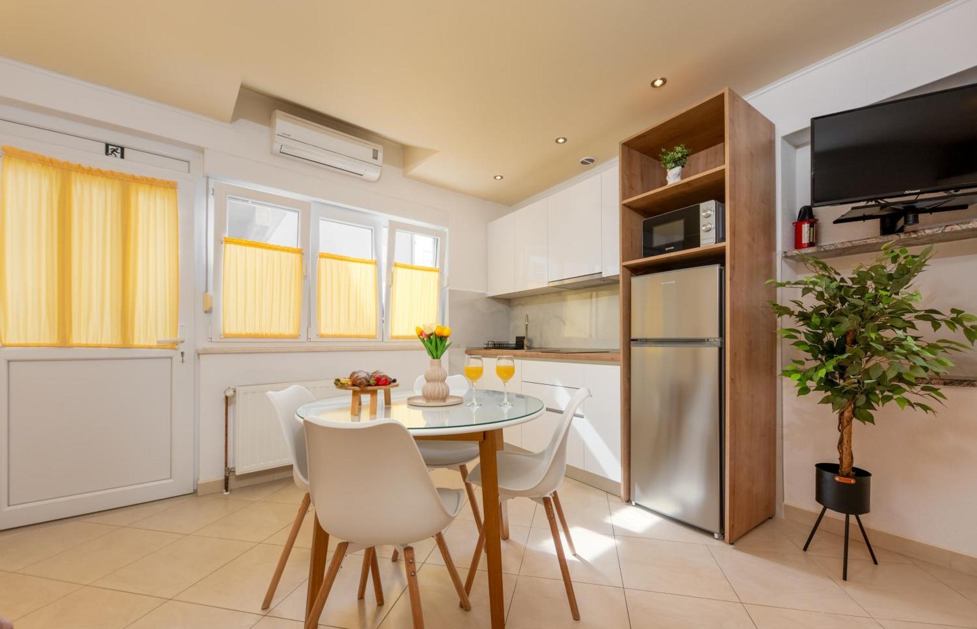 Apartmani Rita Baska Voda Bagian luar foto