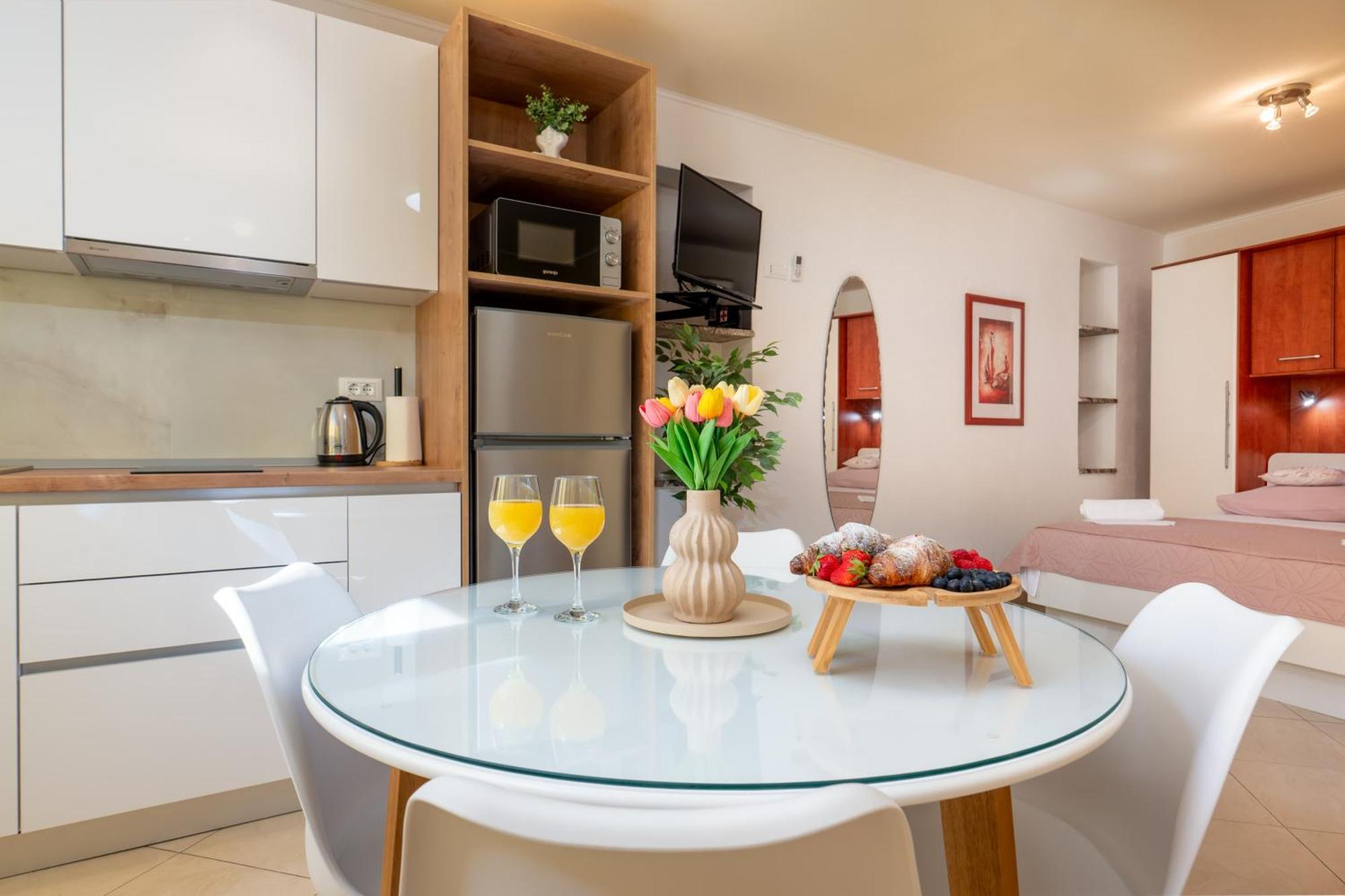 Apartmani Rita Baska Voda Bagian luar foto